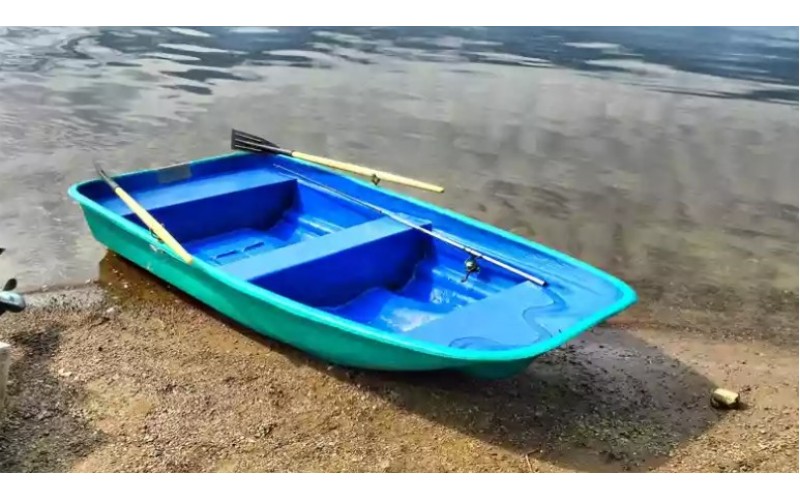 Стеклопластиковая лодка Старт (тримаран)